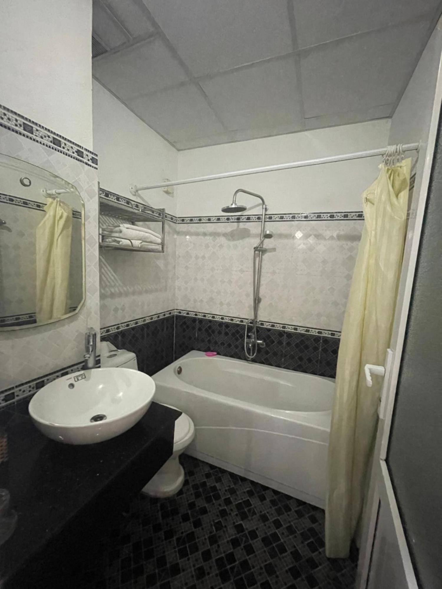 Oyo 553 Truong Giang Hotel Da Nang Exterior foto